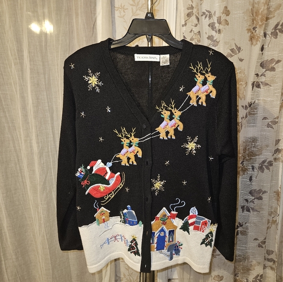 Victoria Jones Woman Sweaters - Vintage women's Christmas patchwork button-down sweater